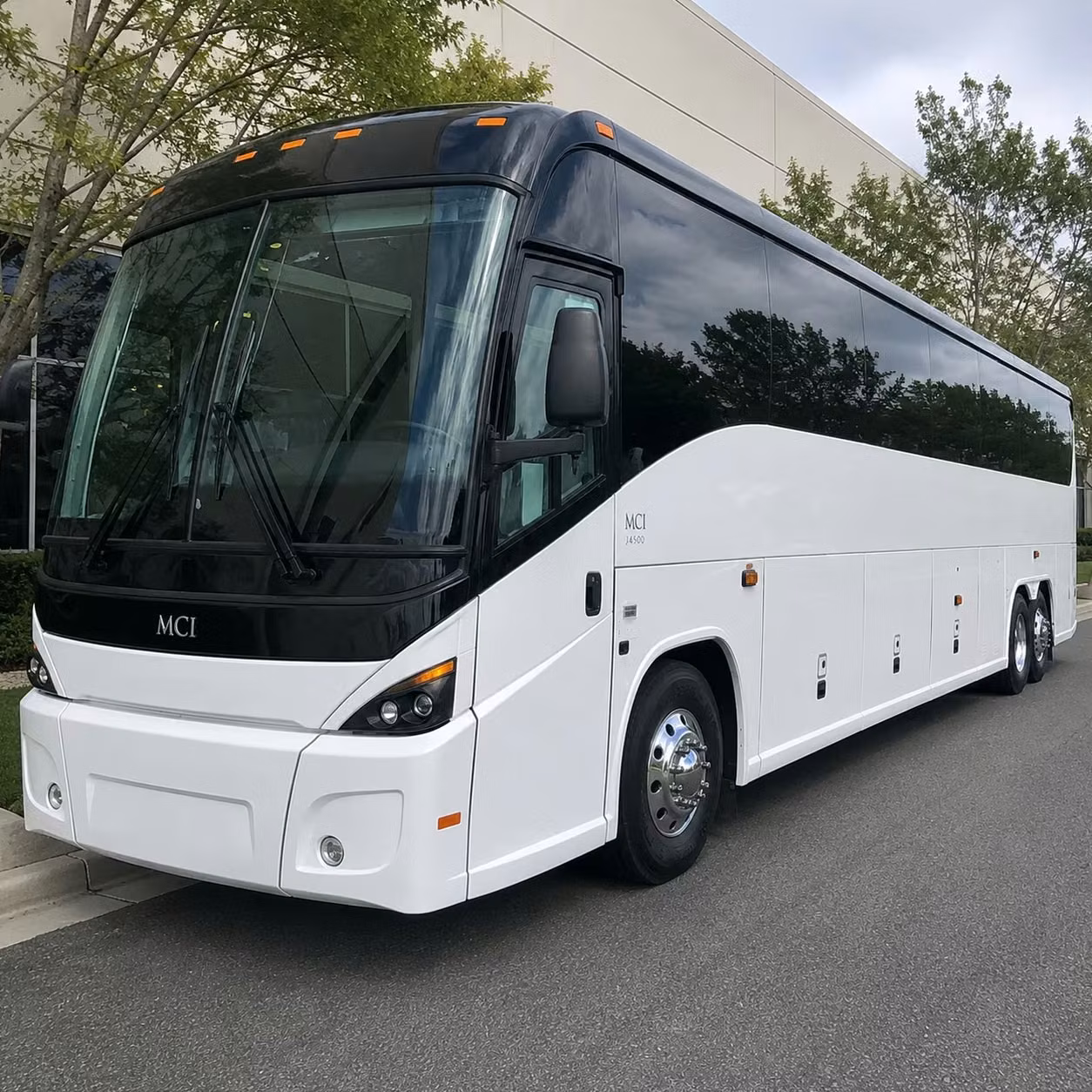 group airport shuttle service from visalia to fresno yosemite international airport