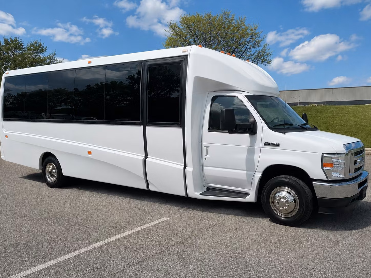 visalia 18 passenger minibus rental